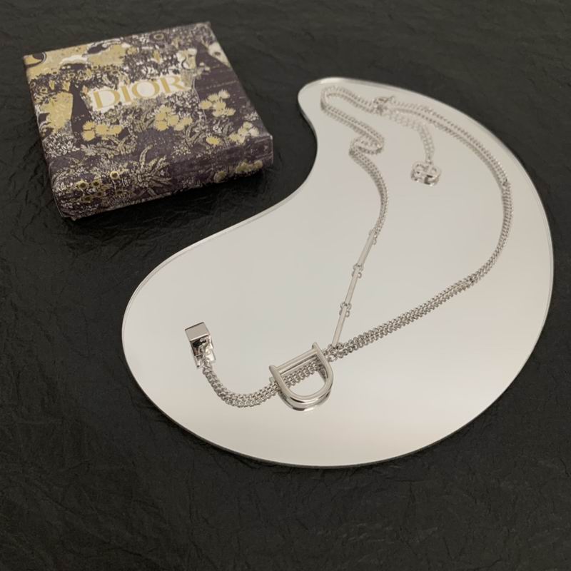 Dior Necklace 05lyr553